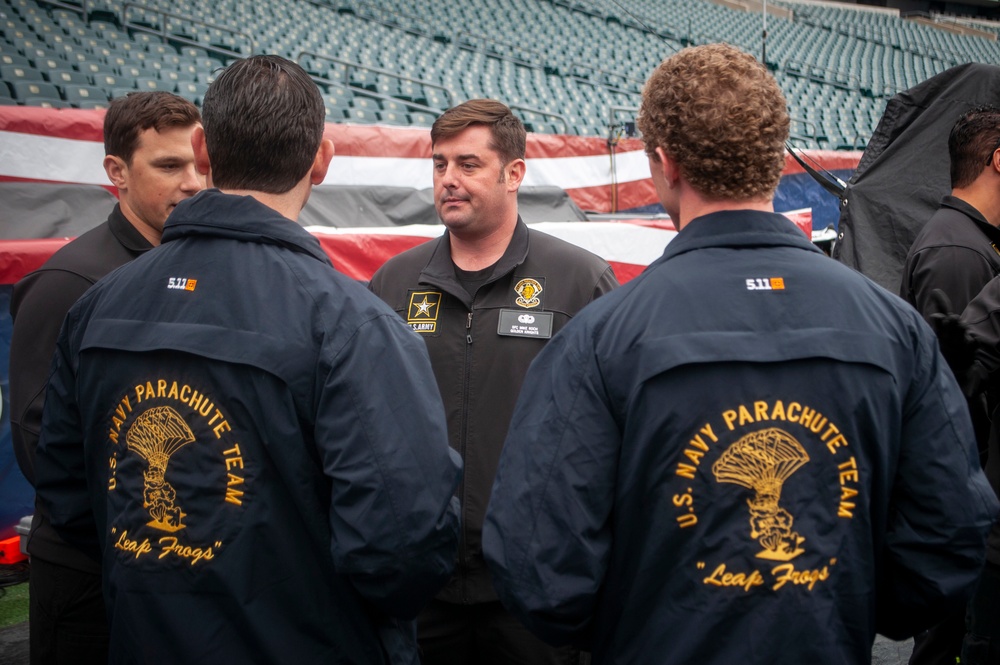 Members of CNRC, NRD Philadelphia recruiters and future Sailors conduct walkthrough at the stadium prior to the Army-Navy game