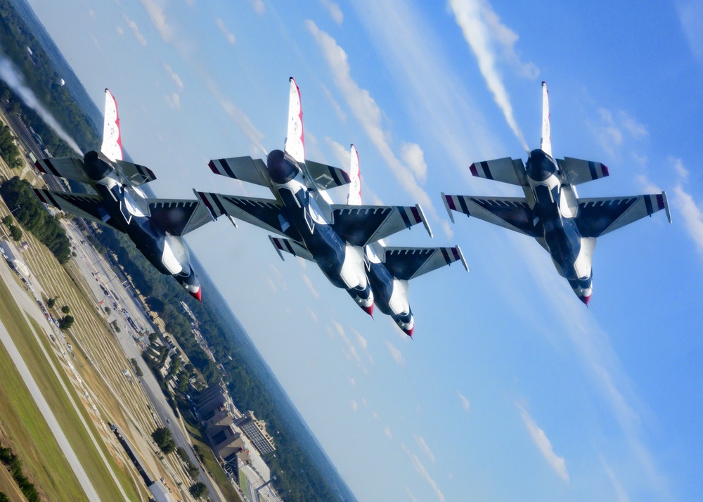 Thunderbirds fly over Atlanta Motor Speedway