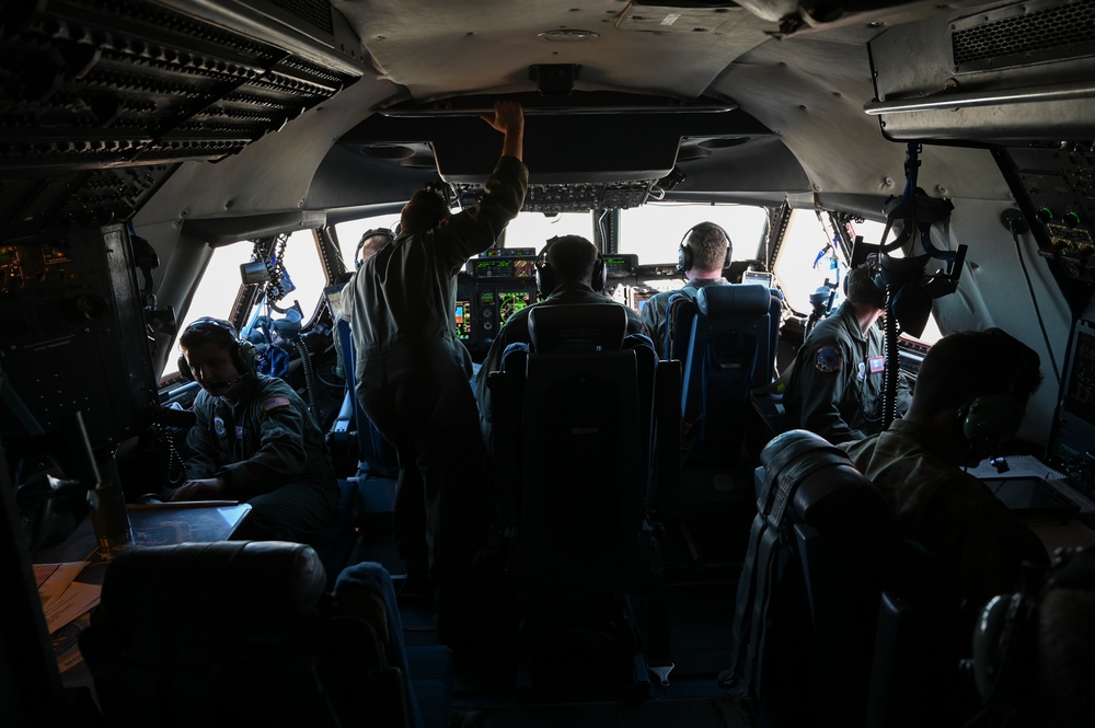 Travis C-5M Super Galaxy tests combat evasion capabilities