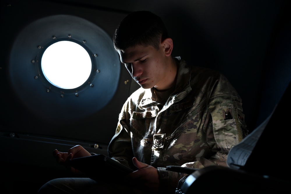 Travis C-5M Galaxy tests combat evasion capabilities