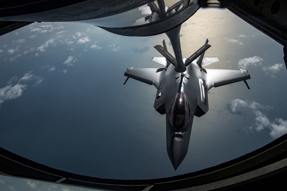 KC-135 AOR refueling mission