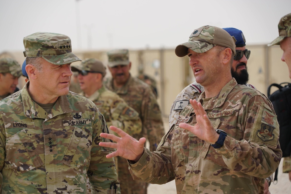 Army General Steve Lyons visits PSAB