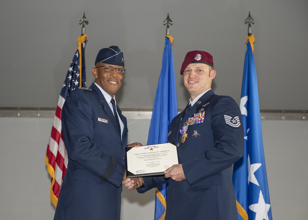 2 pararescue Airmen receive Silver Star Medals for gallant actions in Afghanistan