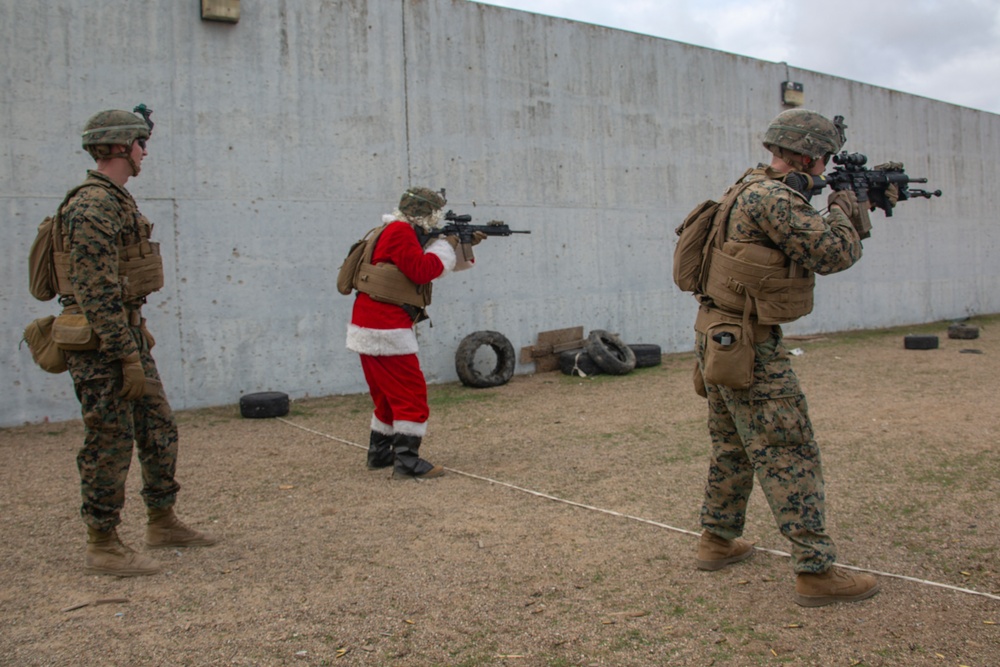 SPMAGTF CR-AF 20.1: USO Holiday Tour