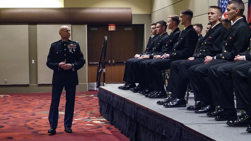 NSTC Commander Commissions Texas A&amp;M NROTC Midshipmen