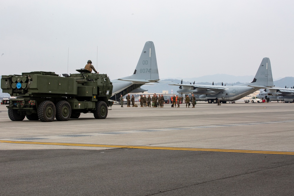 VMGR-152 supports HIMARS