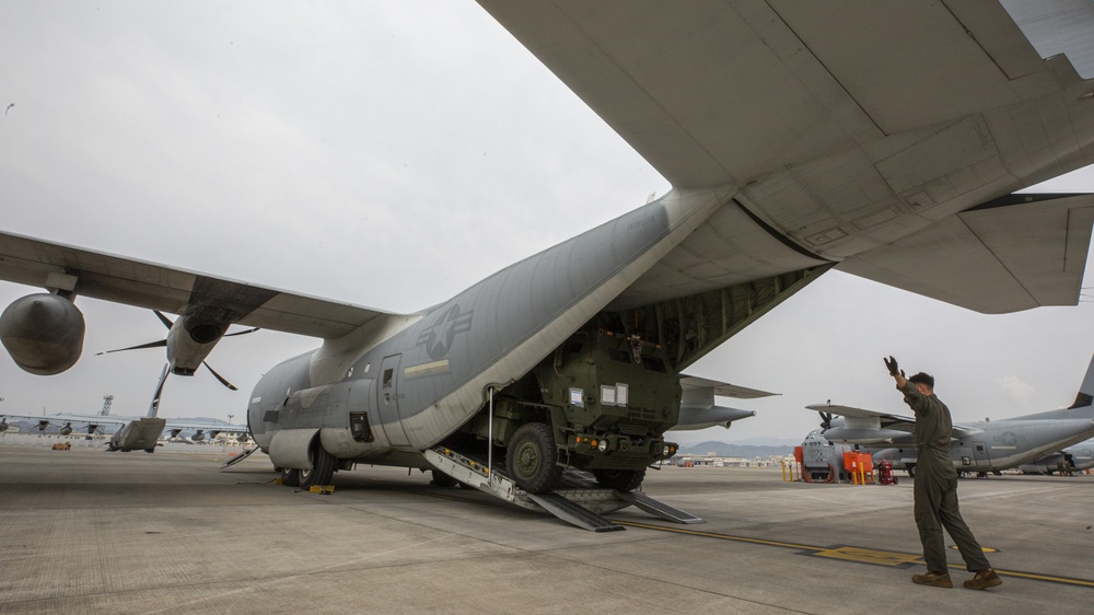 VMGR-152 supports HIMARS