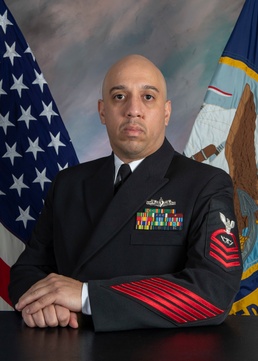 Center for Surface Combat Systems Names Senior Instructor of the Year