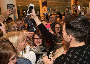 Wahlberg brothers visit Ramstein, thank troops