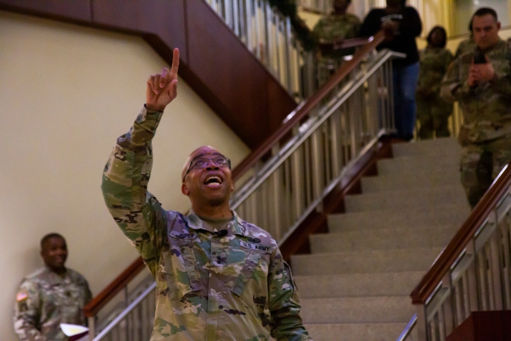 Army Reserve celebrates holiday season with tree-lighting ceremony