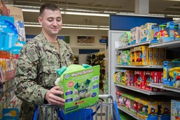 NAS Oceana Petty Officer Helps Sailors in Need
