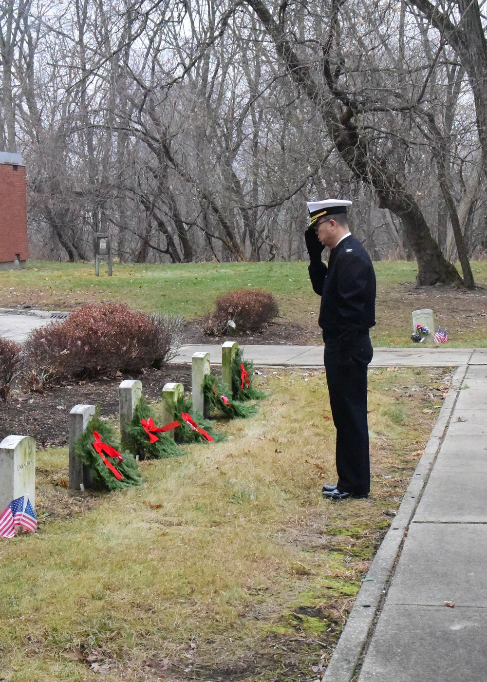 Great Lakes Leaders Honor America’s Fallen Heroes