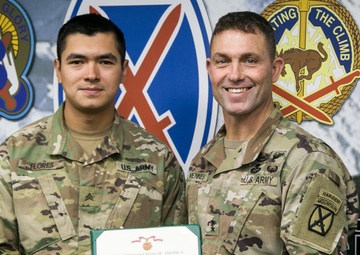 Chilean Army Mountain Warfare School graduate receives recognition from CG