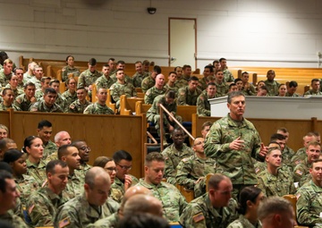 1st Armored Division hosts Maj. Gen. McGee for leadership development