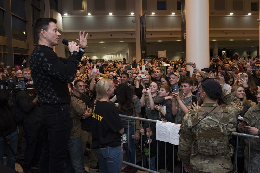 Wahlberg brothers visit Ramstein, thank troops