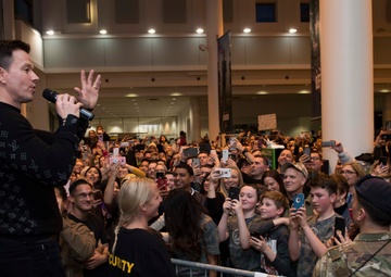 Wahlberg brothers visit Ramstein, thank troops