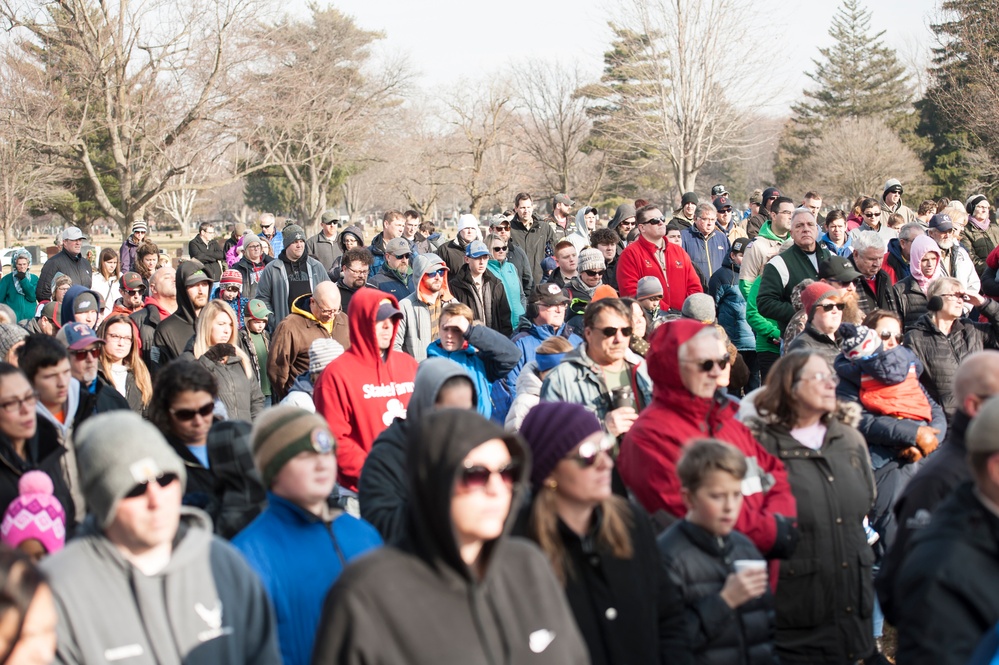 180FW Commander Participates in 2019 Wreaths Across America Ceremony