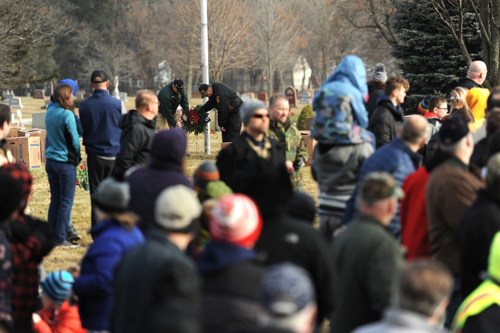 180FW Commander Participates in 2019 Wreaths Across America Ceremony