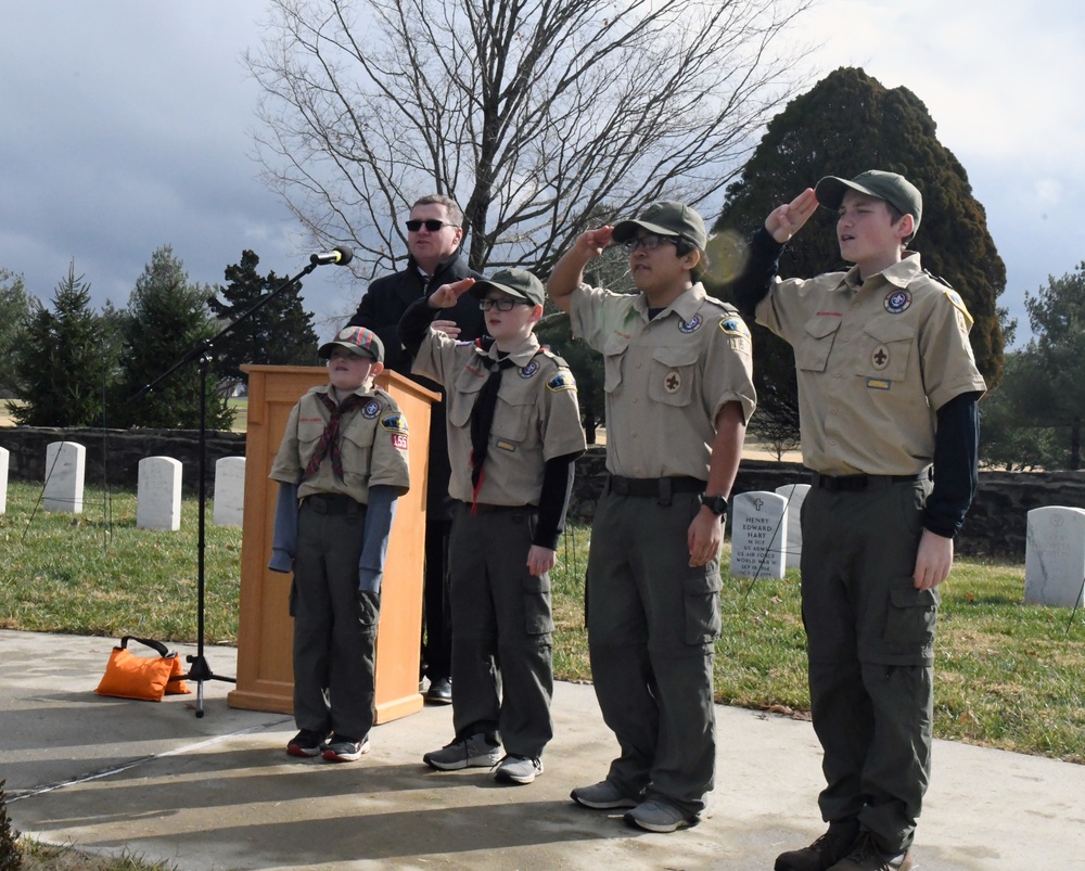 Volunteers honor military veterans with wreaths at Fort Knox Main Post Cemetery, Kentucky Veterans Cemetery – Central