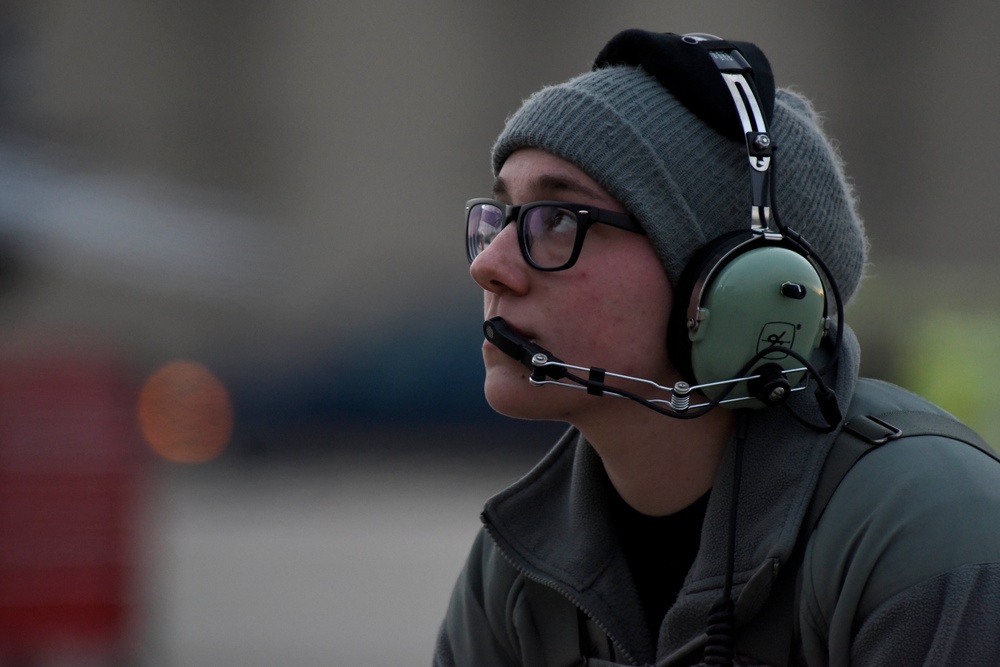 180FW Conducts Night Flying Training