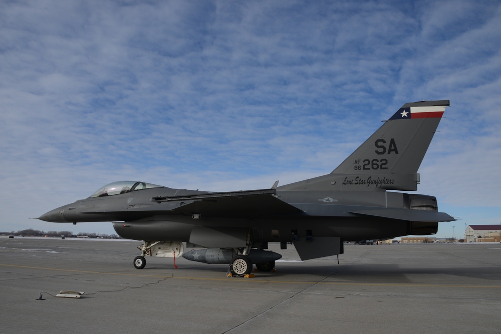 New grey F-16