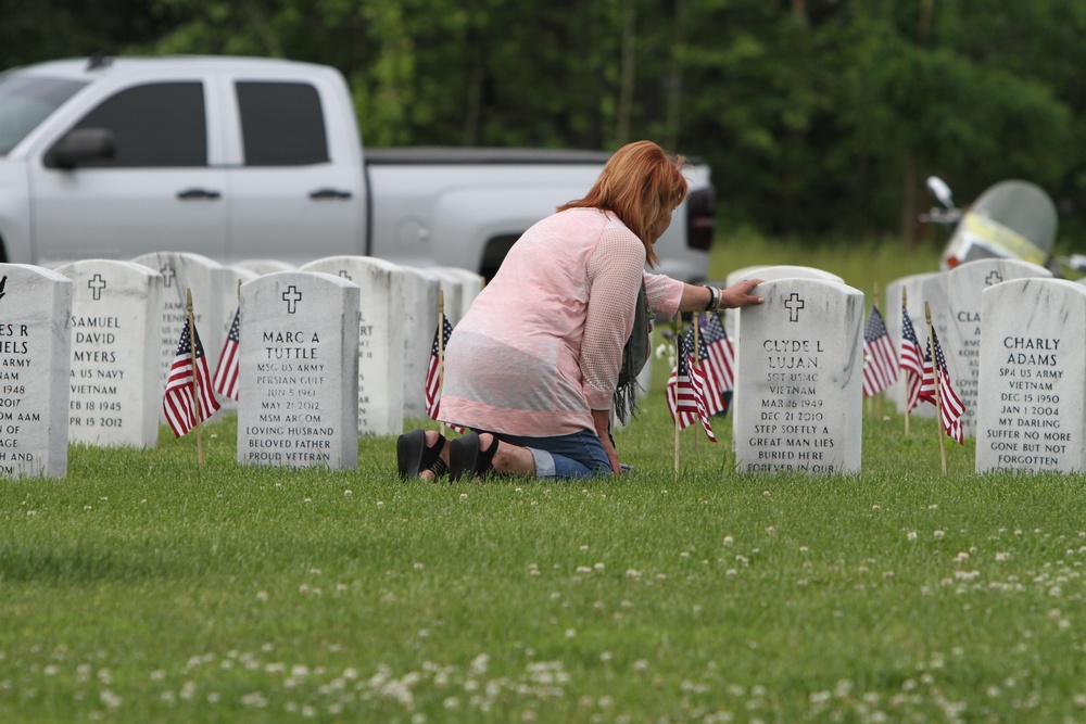 Annemarie Lujan at husband's grave