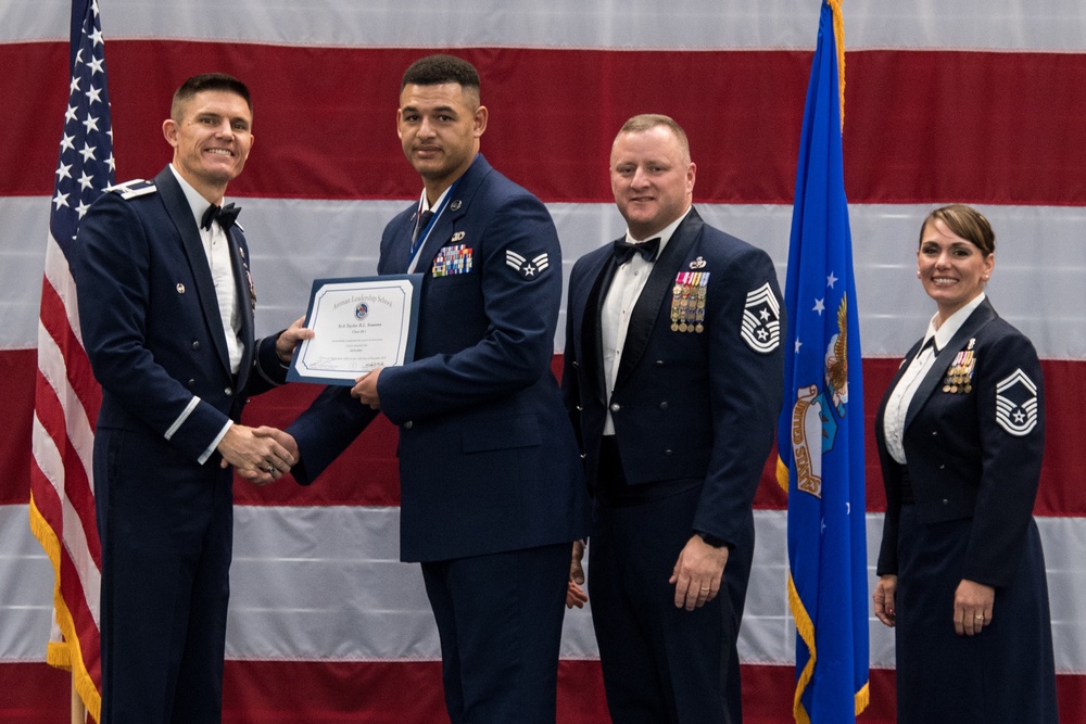 ALS Class 20-1 graduation