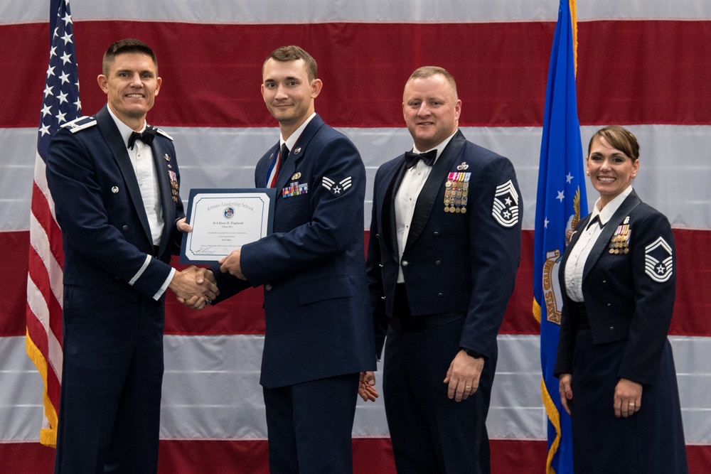 ALS Class 20-1 graduation