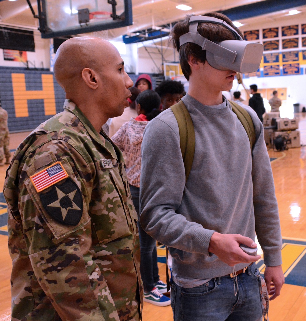 Lee Soldiers join local recruiters for area high school STEM tours
