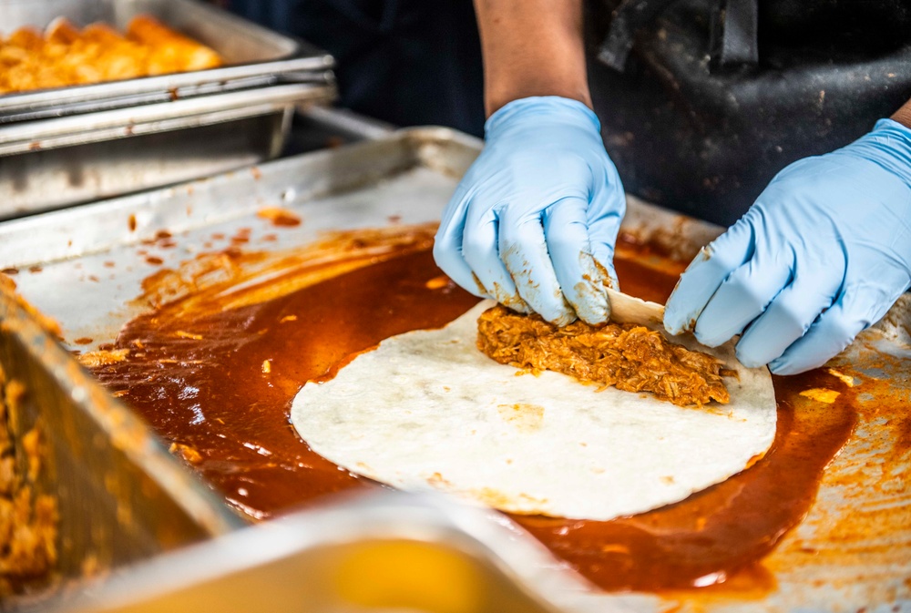 USS Milius (DDG 69) Culinary Specialists Prepare Lunch