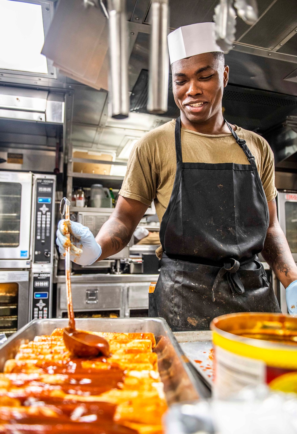 USS Milius (DDG 69) Culinary Specialists Prepare Lunch