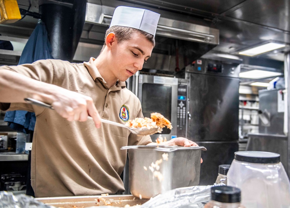 USS Milius (DDG 69) Culinary Specialists Prepare Lunch