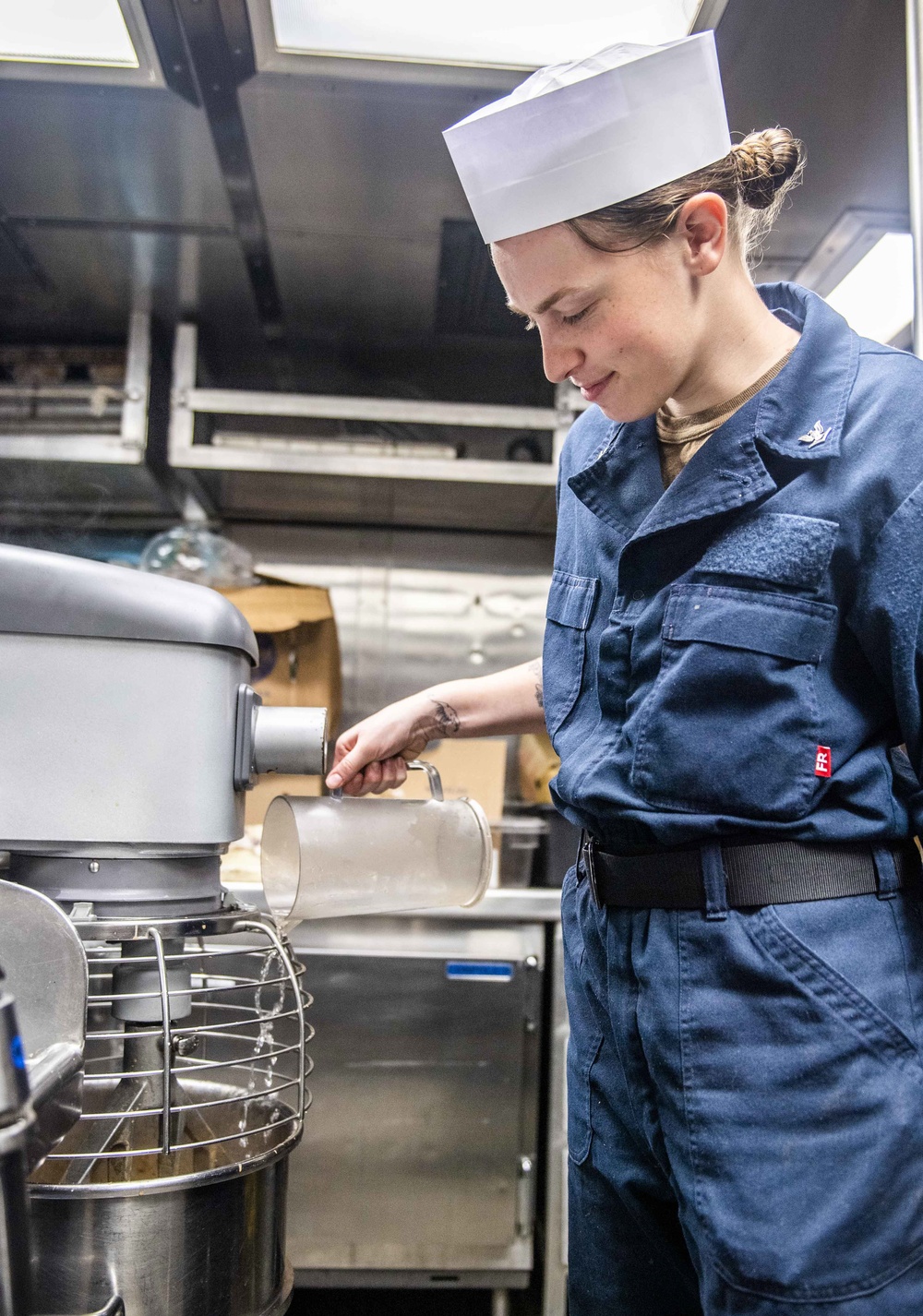 USS Milius (DDG 69) Culinary Specialists Prepare Lunch