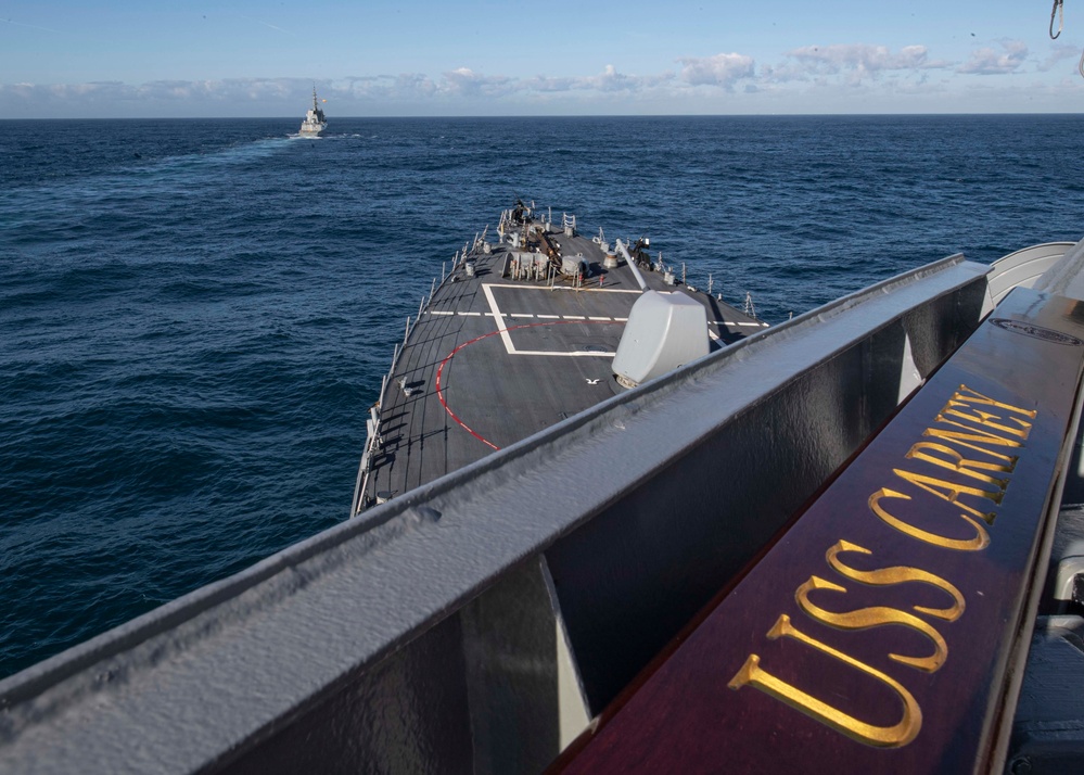 USS Carney (DDG 64)