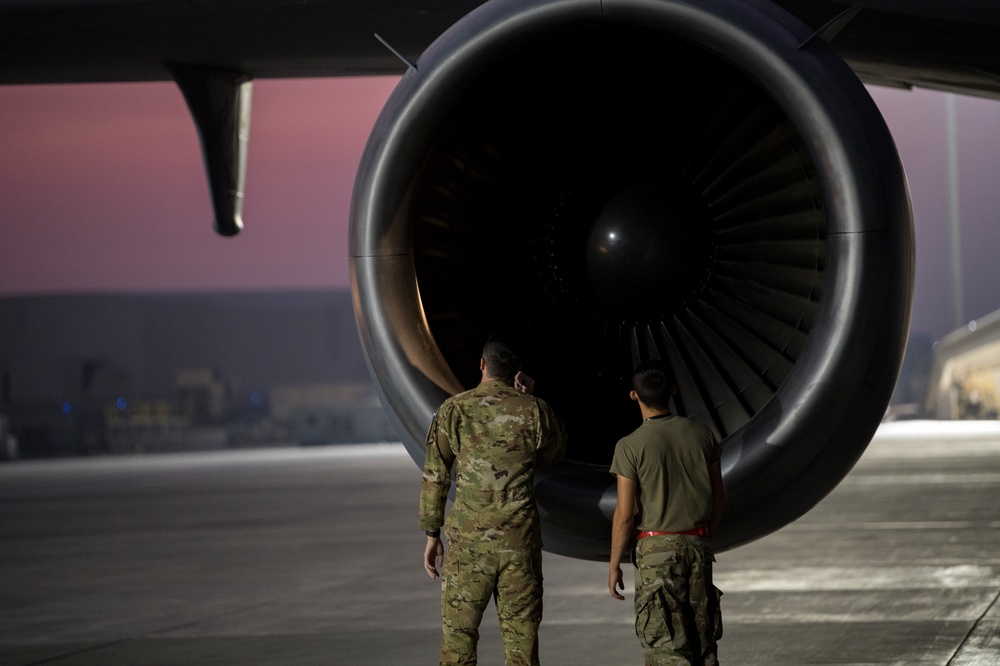 KC-10 deployed refueling mission
