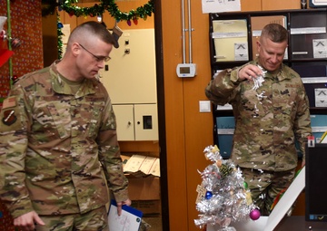 22nd EARS hosts holiday decoration contest