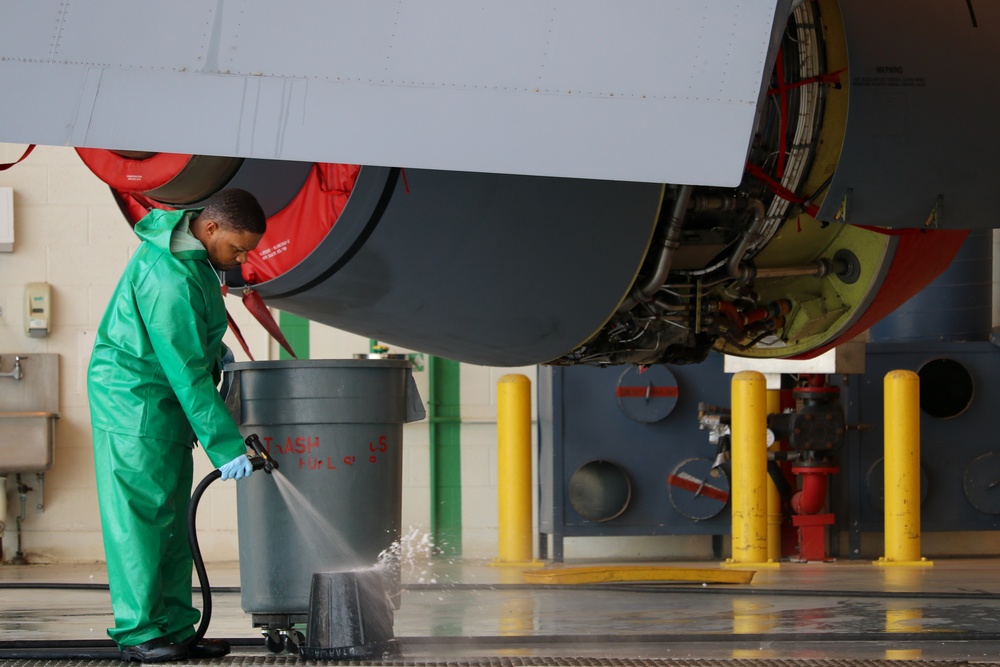 507th AMXS washes KC-135R