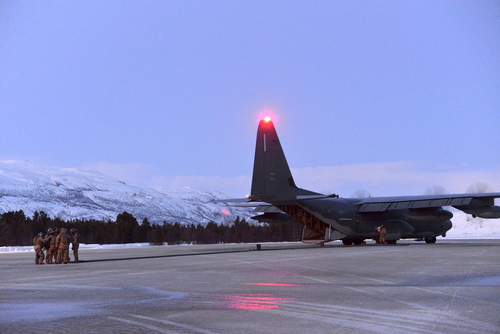 Norwegian and U.S. service members enhance proficiency through winter warfare training