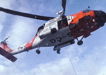 Coast Guard Station Ketchikan, Air Station Sitka crews conduct hoist training