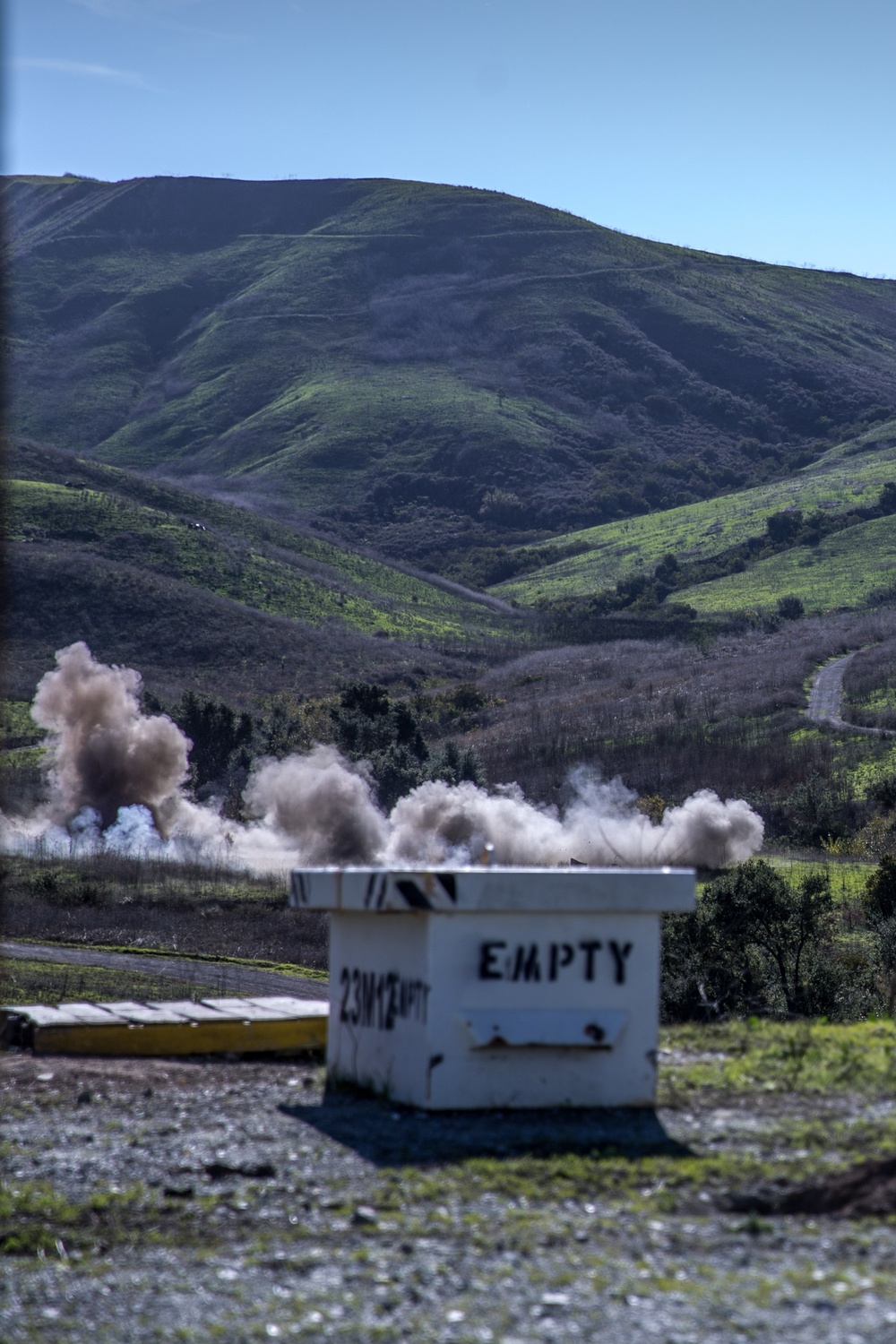 Pendleton EOD conducts explosive effects range