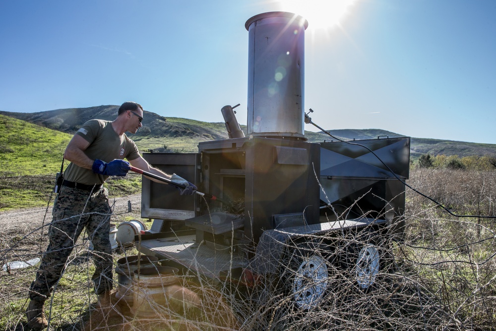 Pendleton EOD conducts explosive effects range