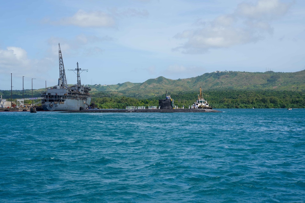 USS Topeka Returns to Guam