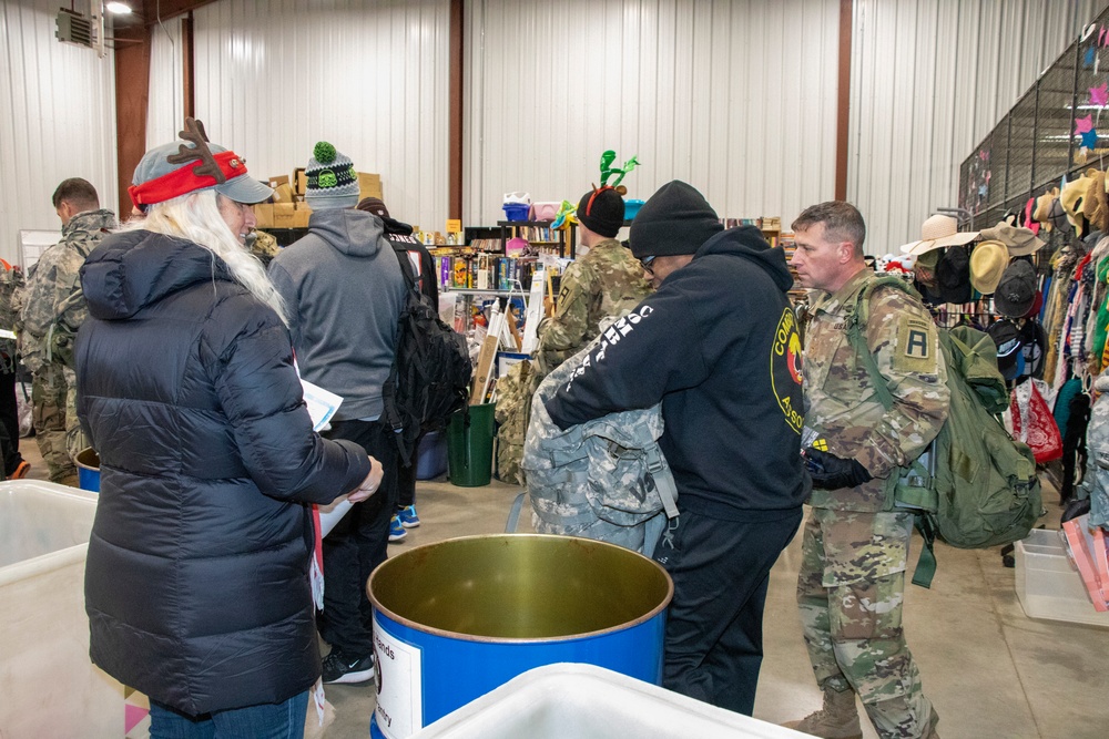 4th Cav shares in the spirit of giving