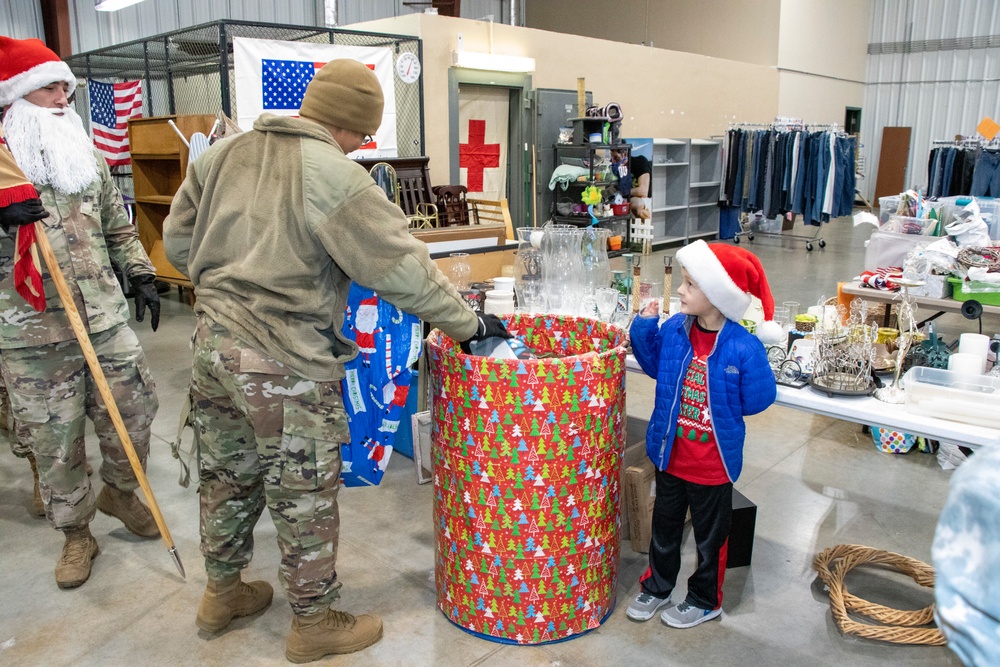 4th Cavalry Brigade shares the spirit of giving