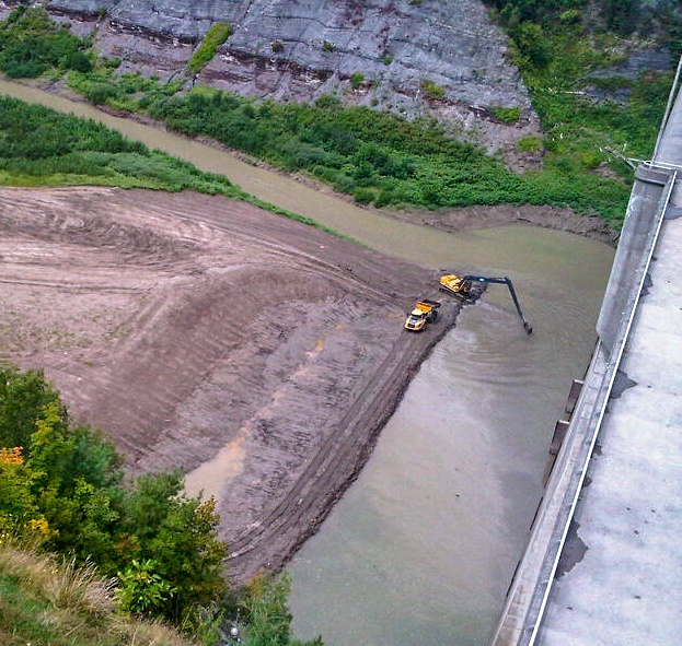 2013 annual debris removal process at Mount Morris Dam