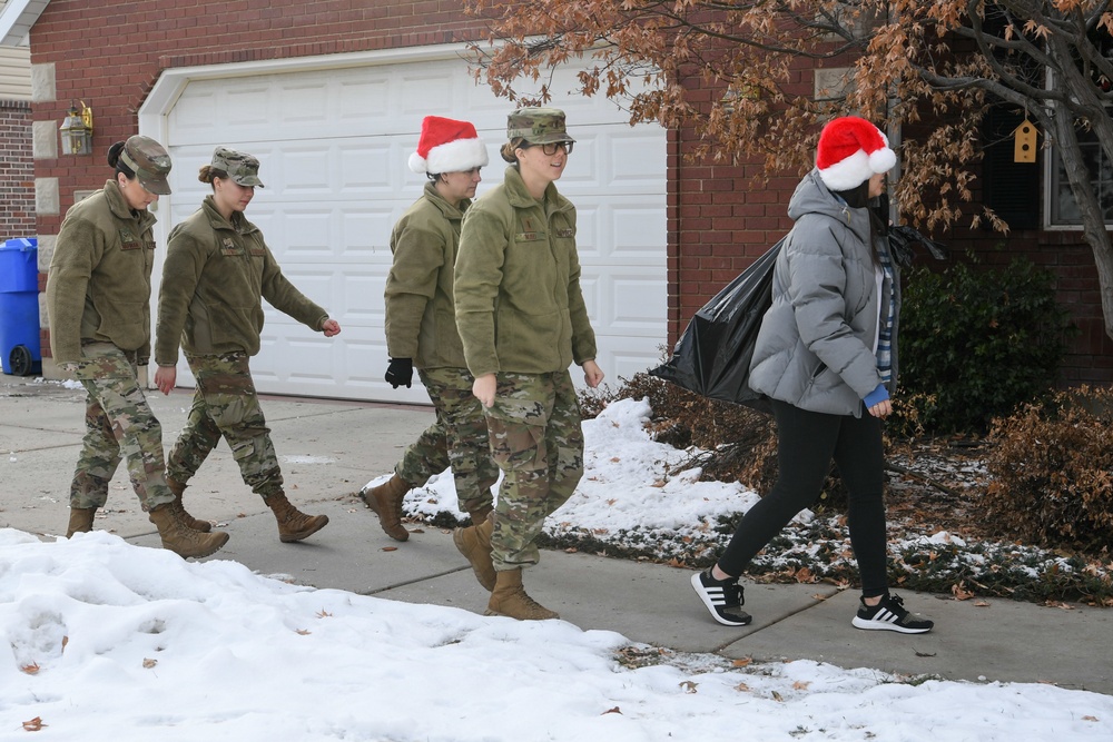 Airmen deliver gifts to Utah’s foster children