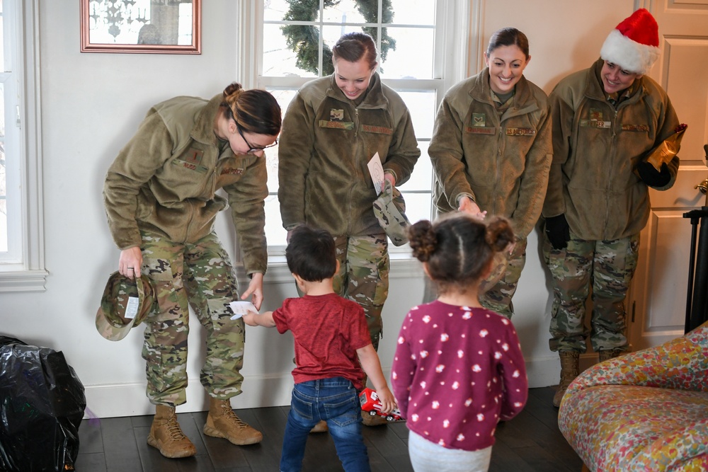 Airmen deliver gifts to Utah’s foster children