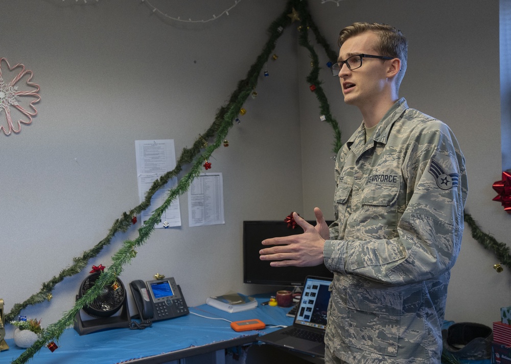 JBLE installation commander visits 633rd ABW Public Affairs office