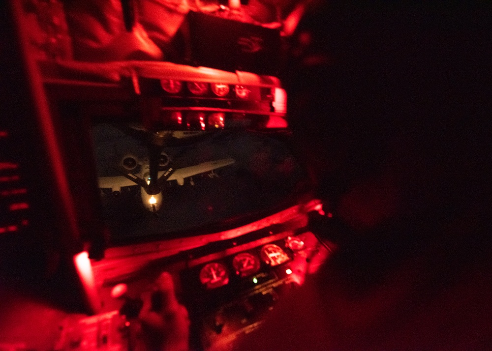 WSINT night aerial refueling