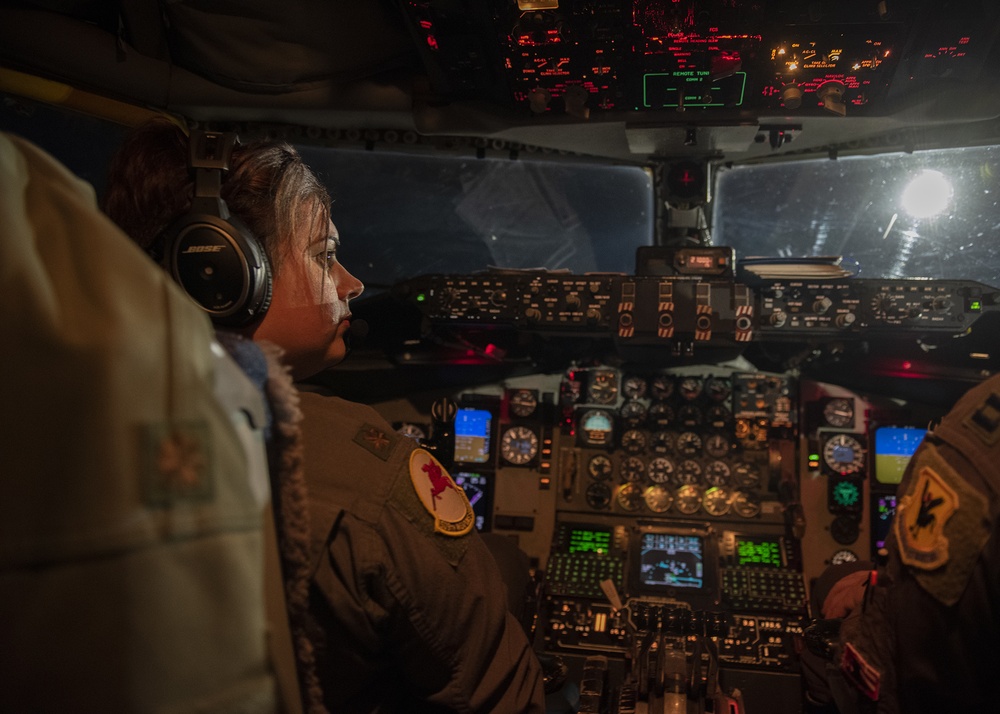 WSINT night aerial refueling